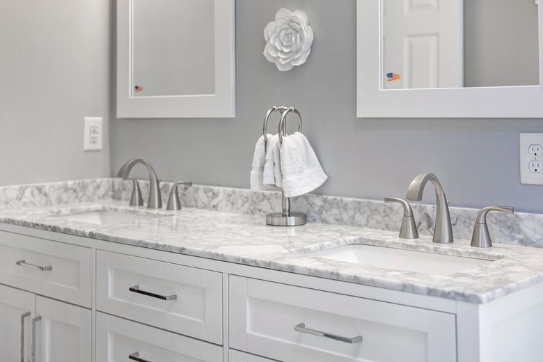 Как правильно спланировать зону умывания: расстояние, высота, глубина