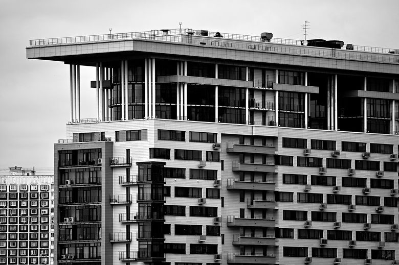 Почему без комплектатора срываются сроки в «Доме на Студенческой»?